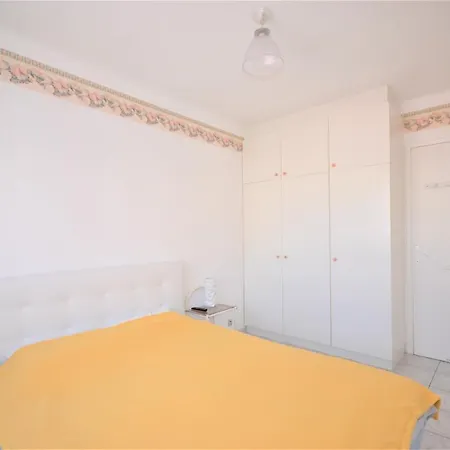 Family * Ζουάν λε Πιν